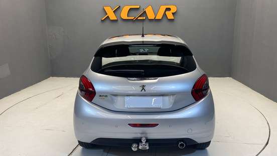 PEUGEOT-208-2018