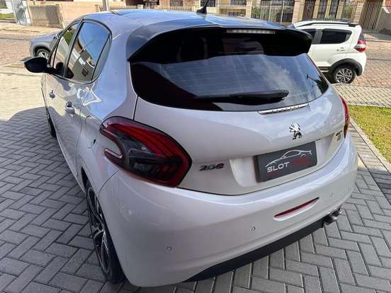 PEUGEOT-208-2016