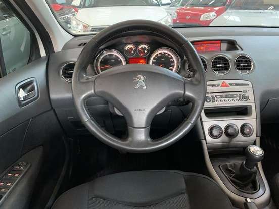PEUGEOT-308-2013