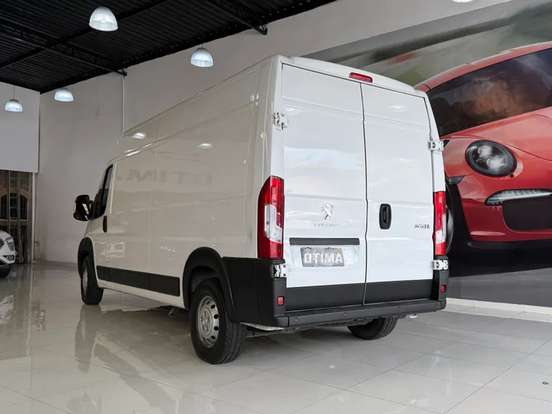PEUGEOT-BOXER-2023