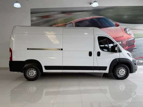 PEUGEOT-BOXER-2023