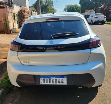 PEUGEOT-208-2022