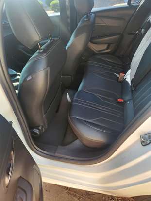 PEUGEOT-208-2022