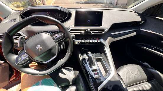 PEUGEOT-3008-2018