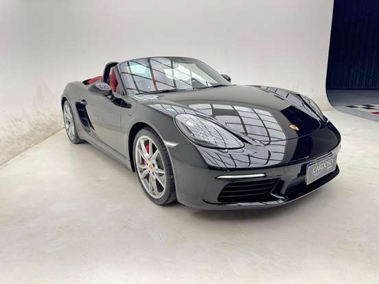 PORSCHE-718-2017