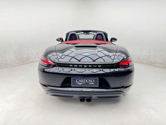 PORSCHE-718-2017
