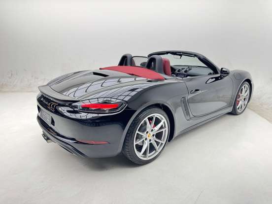 PORSCHE-718-2017
