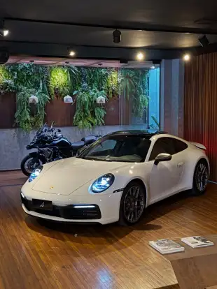 PORSCHE-911-2023