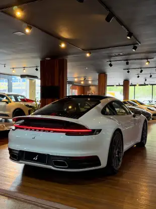PORSCHE-911-2023