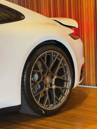 PORSCHE-911-2023