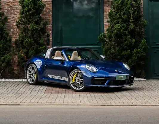 PORSCHE-911-2023