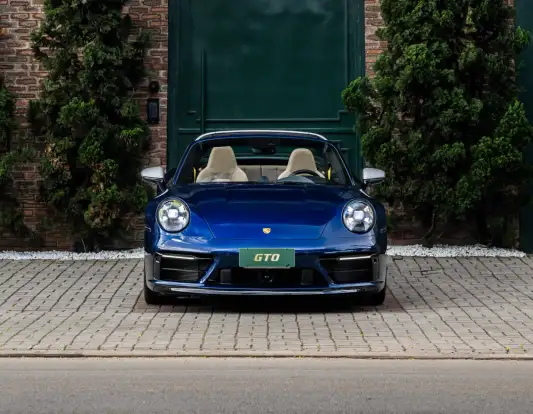 PORSCHE-911-2023