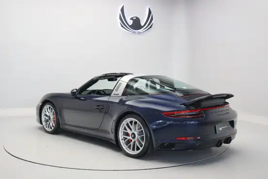 PORSCHE-911-2017