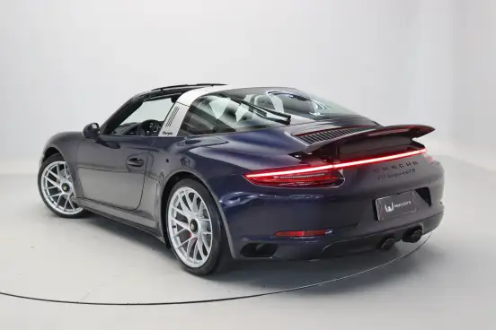 PORSCHE-911-2017