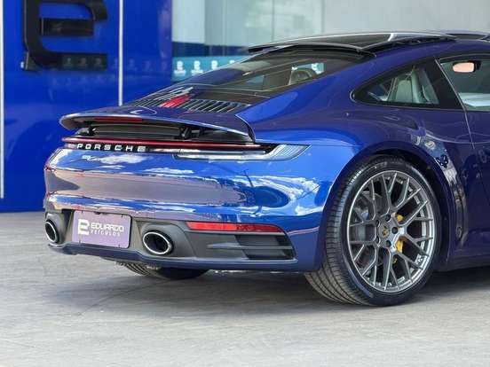 PORSCHE-911-2020