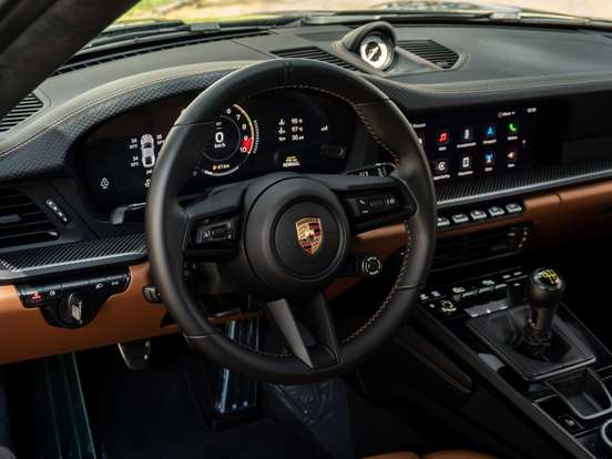 PORSCHE-911-2025