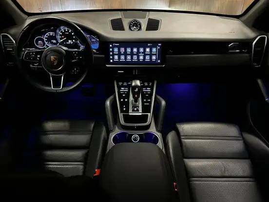 PORSCHE-CAYENNE-2021