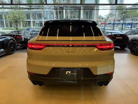 PORSCHE-CAYENNE-2023