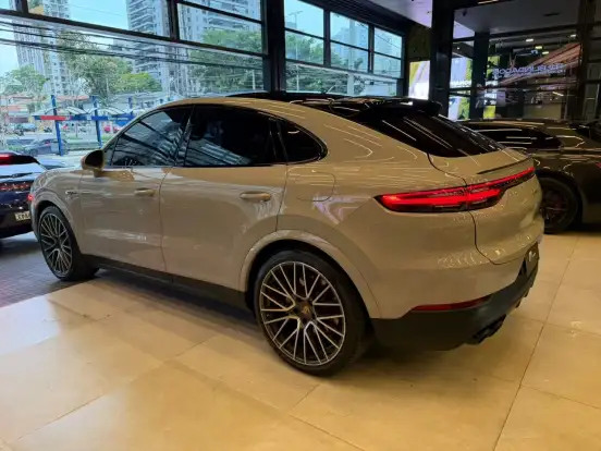 PORSCHE-CAYENNE-2023