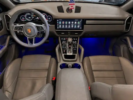 PORSCHE-CAYENNE-2023