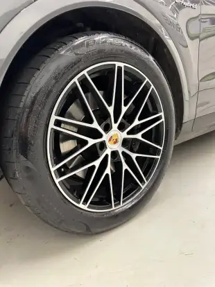 PORSCHE-CAYENNE-2024