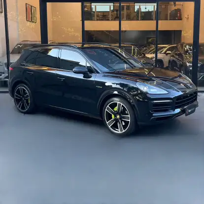 PORSCHE-CAYENNE-2022