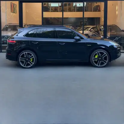 PORSCHE-CAYENNE-2022