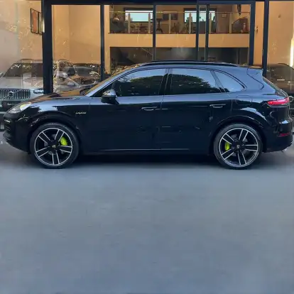PORSCHE-CAYENNE-2022