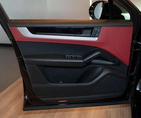PORSCHE-CAYENNE-2024