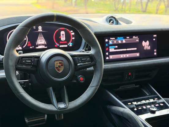 PORSCHE-CAYENNE-2023