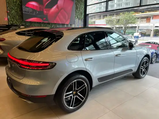 PORSCHE-MACAN-2021