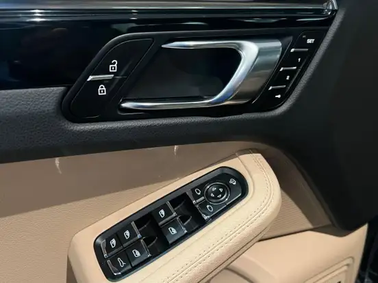 PORSCHE-MACAN-2024