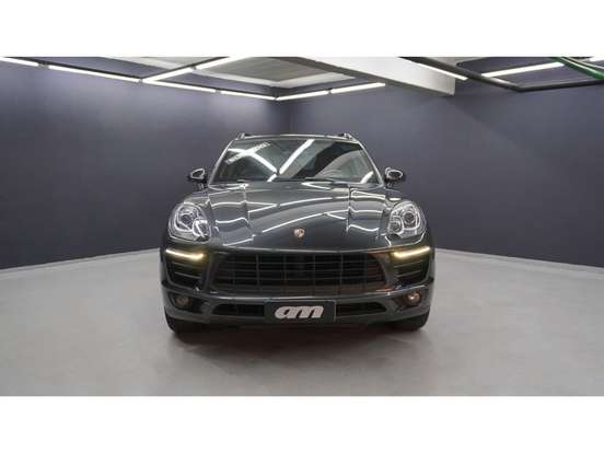 PORSCHE-MACAN-2016