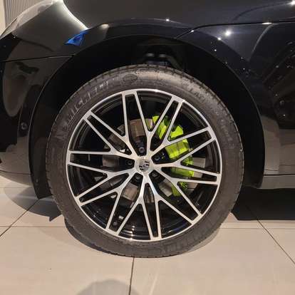 PORSCHE-MACAN-2024