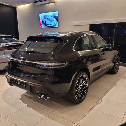 PORSCHE-MACAN-2024