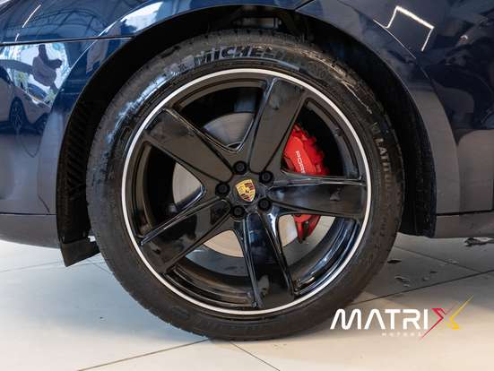 PORSCHE-MACAN-2021
