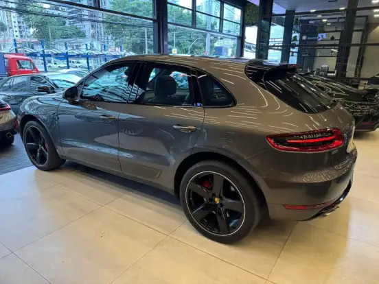 PORSCHE-MACAN-2014