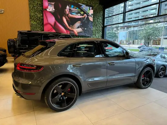 PORSCHE-MACAN-2014