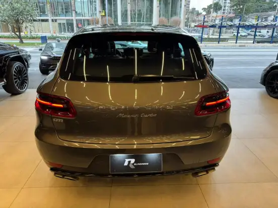 PORSCHE-MACAN-2014