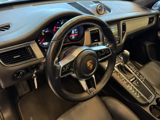 PORSCHE-MACAN-2014
