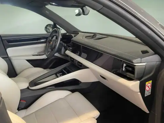 PORSCHE-MACAN-2025