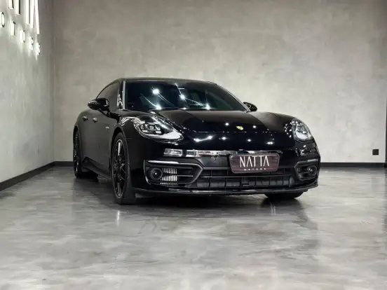 PORSCHE-PANAMERA-2023
