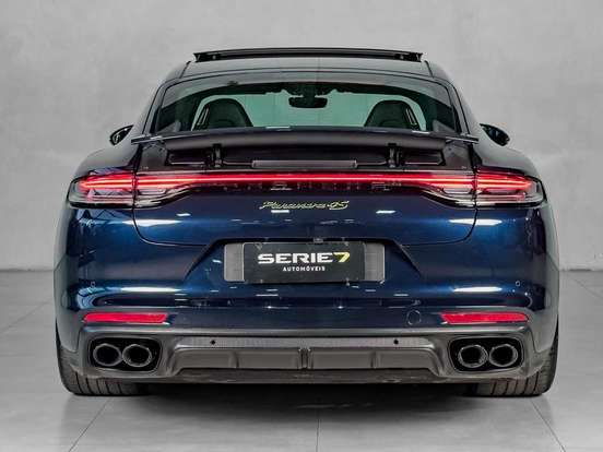 PORSCHE-PANAMERA-2023
