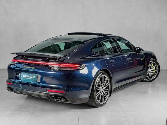 PORSCHE-PANAMERA-2023