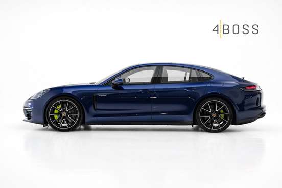 PORSCHE-PANAMERA-2023
