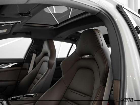PORSCHE-PANAMERA-2023