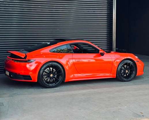 PORSCHE-911-2020