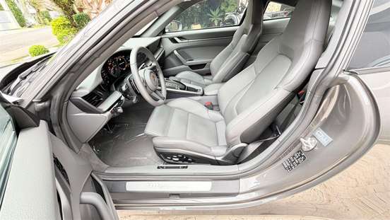 PORSCHE-911-2020