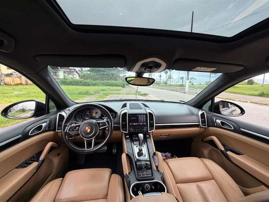 PORSCHE-CAYENNE-2017