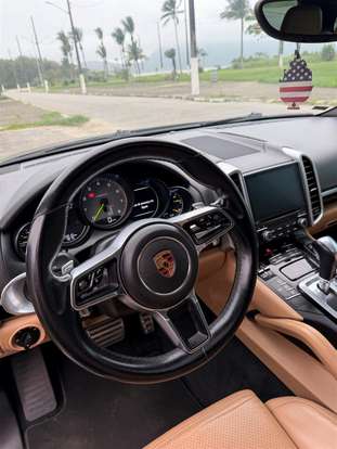 PORSCHE-CAYENNE-2017